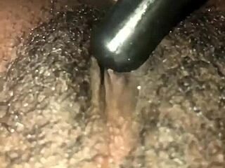 エボニーのマンコが遊ばれる