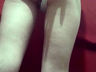 safada açucarada subtly opens her ass