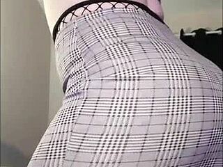 sexy fat ass dancing in fishnets 😏