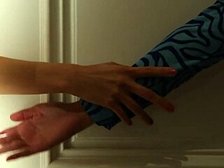 Threesome lesbo 3 milf - strapon fun in bathroom