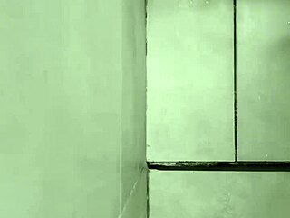 i'm a latina bodybuilder masturbating dirty in the gym bathroom for the first time