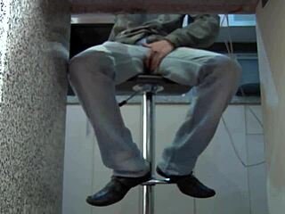 Sexy Colombian webcam girl fucks live with a guy right now 🔥