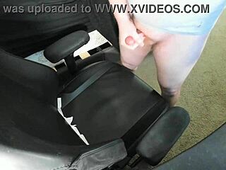 Punapää räjäyttää valtavan sperma-kuorman tuolille