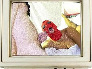 Minnie Rose's pussy gets filled with cum!