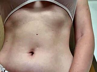 I give pussy licking instructions while you jerk off and drink my juice