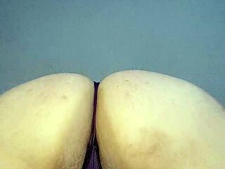 Can this curvy Latina BBW handle every inch of her 9-inch dildo?