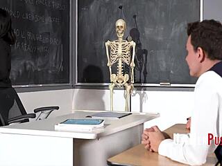 profesoară milf, vrei să te fut tare?