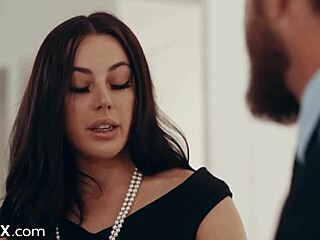 Eroticax - Brunette Horni Penuhi Keinginan Terhebat dengan Tunggang Kote Besar dan Selam Muff di Luar