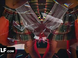 ニンフォ少女が君のチンポをねだるよ😈