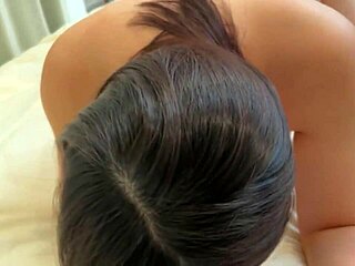 Stor pupper jente kommer på bekjents kukk 😭