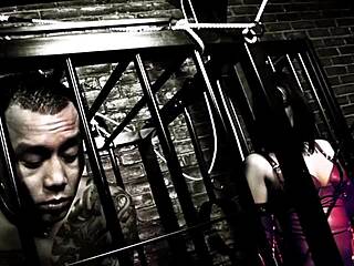 I can't believe this bdsm milf is fucking like a fetish doll, she's so hot!