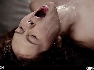 Pošastna naravna punca Alice Peachy dobi polnjenje vročega semena v njeno debelo pičko in obožuje to - cumflation seks trailer