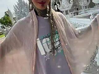 The white temple in Chiang Rai is magical right? 😍