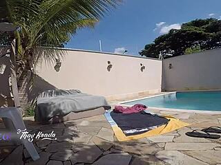 hey, i asked the delivery boy to rub sunscreen on my tits outdoors 😏