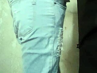 Teacher Sends Nudes, Her Tight Vagina Teases Sexy Teen