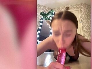 Blowjob ass fuck and anal fisting from webcam girl vikusik22a - what a crazy session!