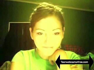 Så ger du lapdans åt het ung 18+ på webcam!