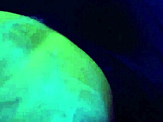 Cheetah Adora v průhledný striptérský boty a miamský booty šaty v tour busu