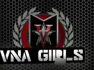 痩せたブロンドのマーシャ・ヘイズがローム・マジョーにアナルを埋められる