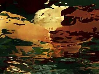 Kasumi Pózuje Nahá Na Pláži S Oholenou Píčí Roztaženou Dokola