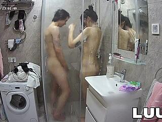 Verkkokameraparien kuuma kotitekoinen suihku päivittäinen jännitys