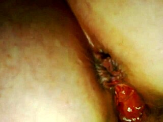 Mature woman creates special face sitting video for mike