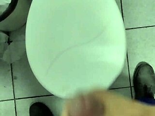 Masturbacija na delu se tako dobro počuti