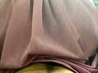 무대 뒤에서 팬티 옆으로 밀고 BDSM 도기스타일 거칠게 타기 그룹