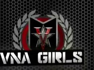 Geile babes forbereder jungel eventyr med dildos