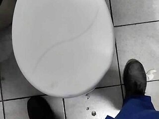 masturbating at work feels so good