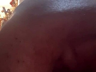 oh man, that mature milf seduces with big tits and pussy licking 😍