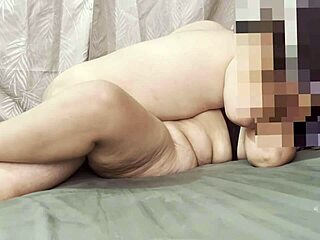 Una remojada de brocha, un orgasmo femenino y al trabajo con dos cámaras.