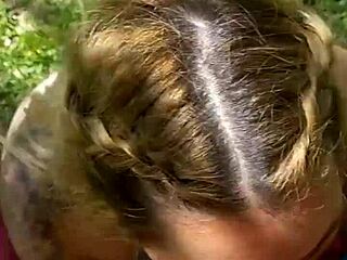 si papi, te doy besitos asi y me das la lechita rica afuera