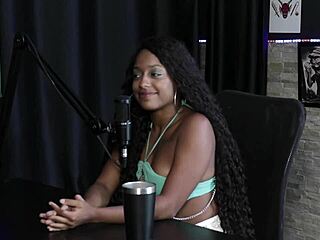 J� fez v�rias menage a personalidade lhe atrai estranhou porque n�o estava sendo comida disse como come�ou - vicky menage sheer red