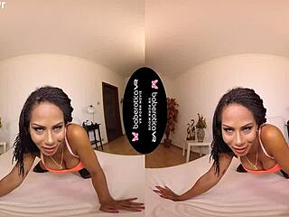 Isabela Chrystin Masturbates In VR!