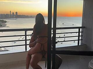 Sentei gostosinho até ele gozar tudo - no pôr do sol é mais gostoso 😍