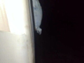 Boquete no pau grosso na rua a noite red