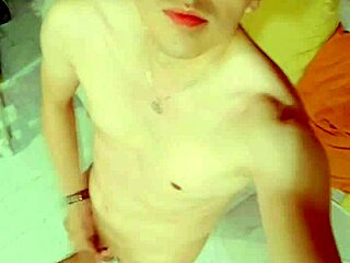 masturb�ndome usando mi nuevo sombrero