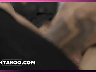 19 yo teen ran away from home on hightaboo com