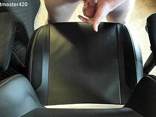 This is a massive cum spray.