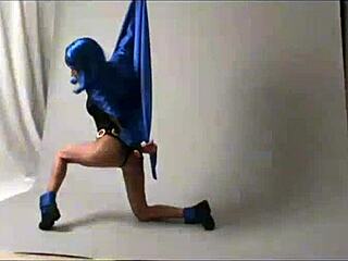 amateur cosplay raven from