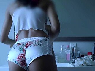 Quick blow job and cum in mouth before mass