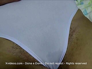 Enorme buceta peluda querendo ser fecundada