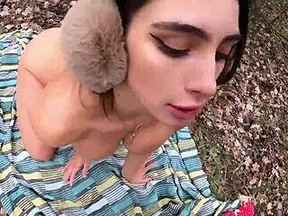 ترو كايت، نجمة لاتينية كبيرة المؤخرة، تنيك برا في الطبيعة