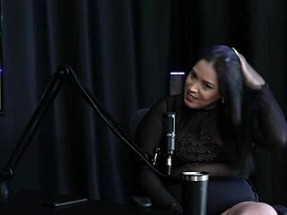 pri melancia has 128cm ass, bisexual, prefers men with big dicks