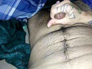 Darius Andino Cumming Hard In Usa Masturbation Scene