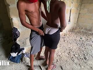 want to see this outdoor sex couple fucking?