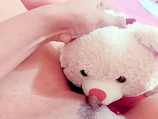 big housewife gets pussy fucked