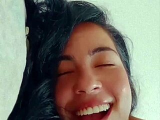 Hot Brunette Latina Morena Batendo Siririca With Big Natural Tits