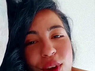 Hot Brunette Latina Morena Batendo Siririca With Big Natural Tits